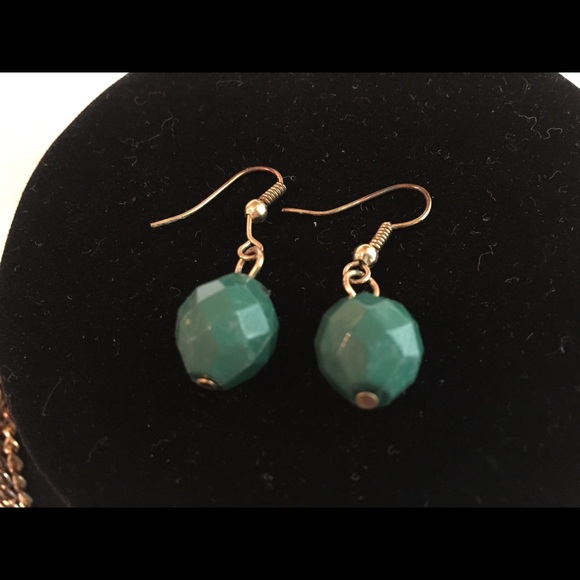 Vintage Multi-strand Necklace & Earring Set. - Picture 5 of 7